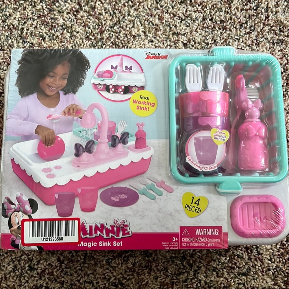 NEW Minnie Mouse Magic Sink Set